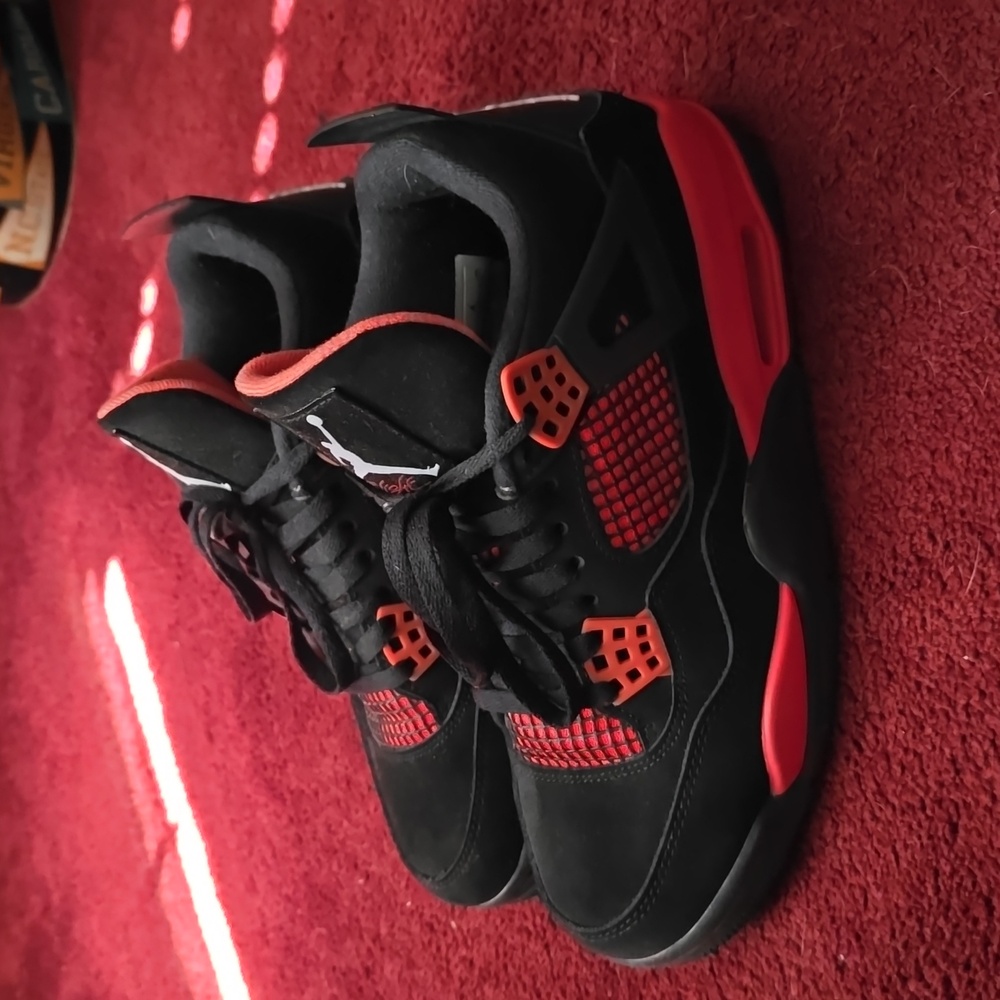 Nike Air Jordan 4 Retro "Red Thunder"